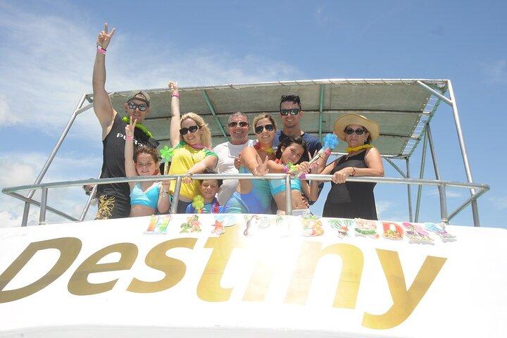 Punta Cana Boat Cruise and Snorkeling with Open Bar