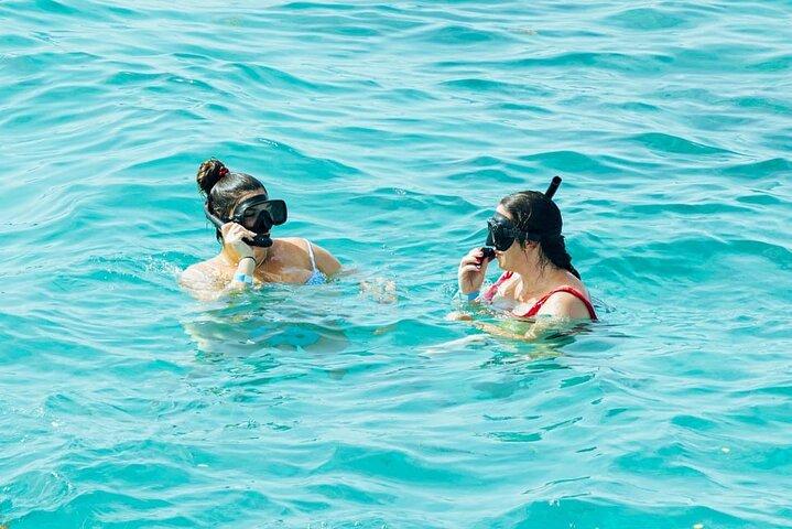 Punta Cana Boat Cruise and Snorkeling with Open Bar