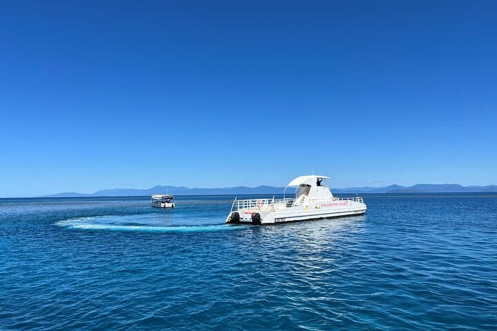 Full Day Tour to Sunlover Cruises Moore Reef and Fitzroy Island