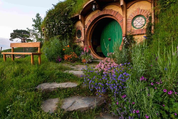From Auckland:Hobbiton Movie Set & Waitomo Caves Small Group Tour