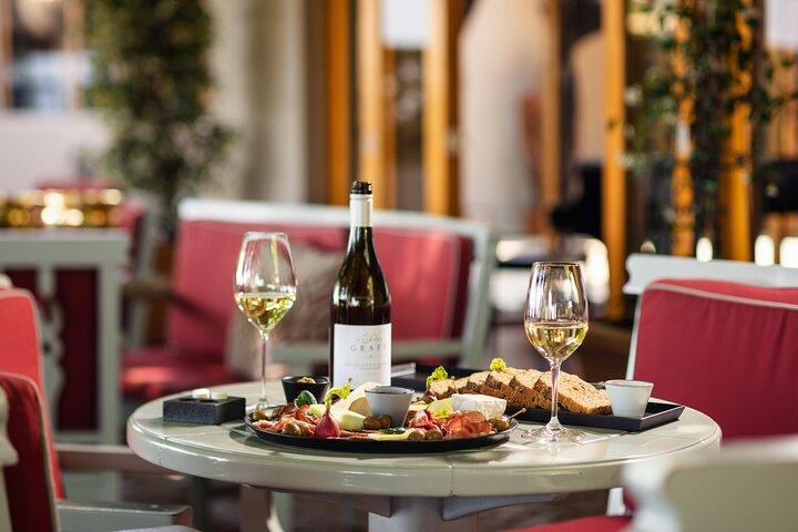 Stellenbosch & Franschhoek Wine Tasting Private Tour incl. Lunch