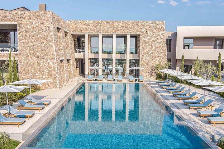 Private Transfer from Athens to Costa Navarino