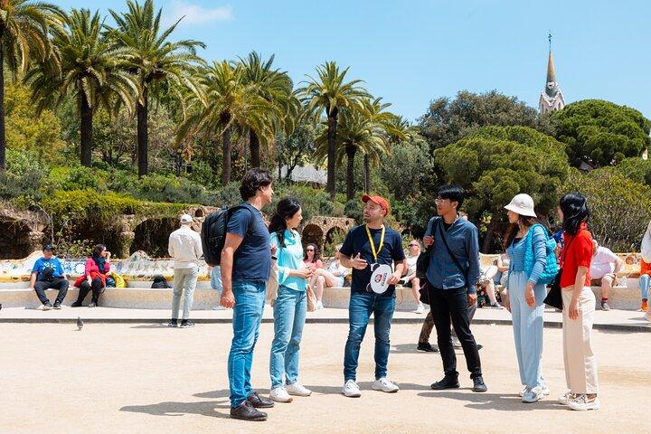 Guided Walking Tour in Park Güell Barcelona