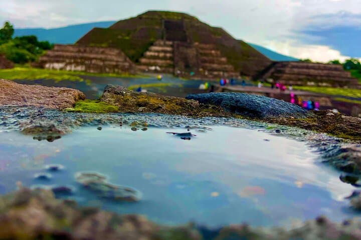 Teotihuacan Pyramids Tour from Mexico City