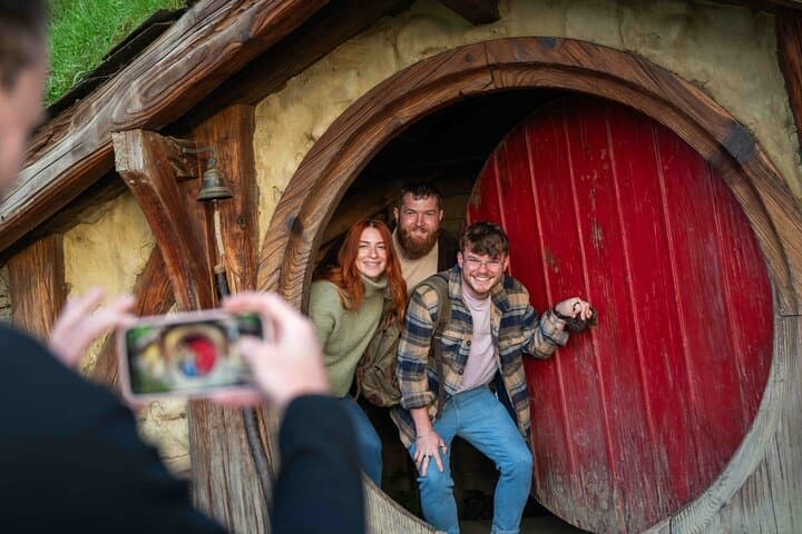 Hobbiton Movie Set Small Group Day Tour from Auckland