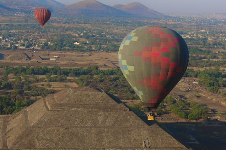 Hot Air Balloon Flight with Cave Breakfast