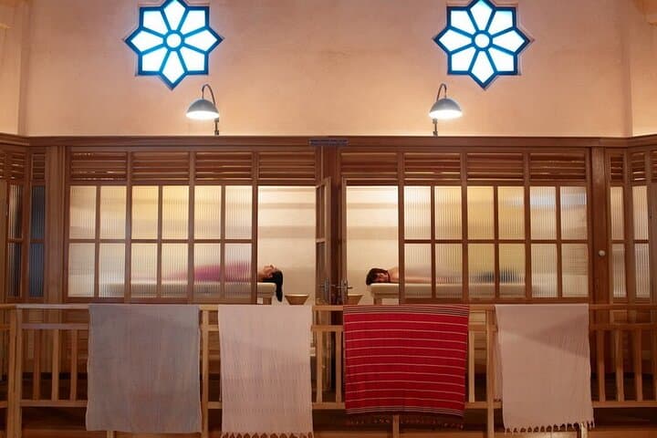 Historical Cemberlitas Hamam in Old City