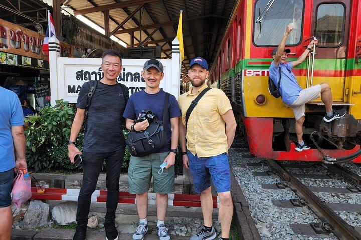 Mae Klong Hoop Rom Market and Floating Market Private Day Tour