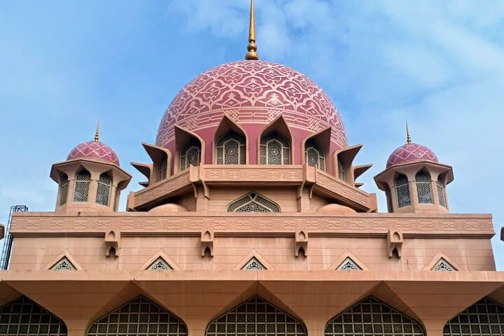 Shared Putrajaya Tour with Traditional Boat & Pink Mosque