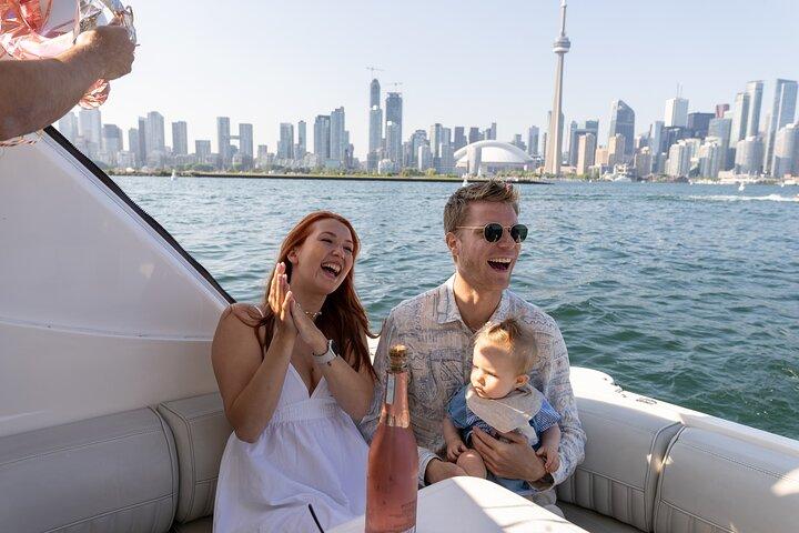60-Minute Toronto Luxury Yacht Sightseeing Prosecco Cruise!
