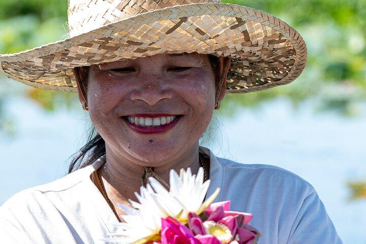 Siem Reap: Lotus Silk Farm - Tour, Lake & Artisan immersion