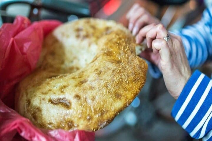Local Street Food and Guided Walking Tour of Dubai Old Town