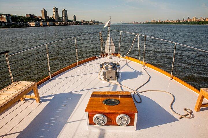 Fall Foliage Cruise on Yacht Full Moon from Chelsea Piers