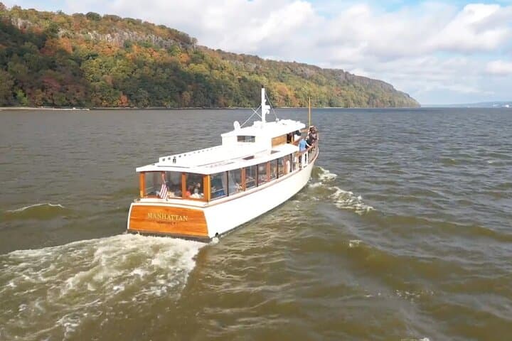 New York Afternoon Fall Foliage Cruise with Lunch
