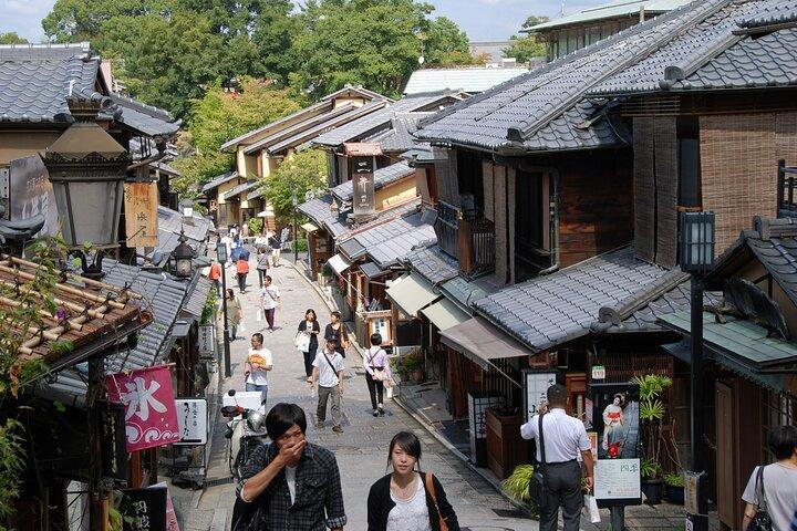 Kiyomizudera, Higashiyama and Yasaka Shrine Guided Walking Tour