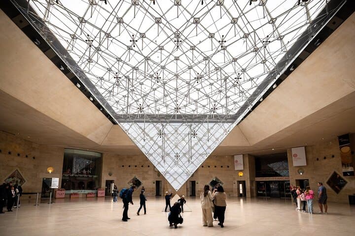 Small-Group Louvre Museum Masterpieces Tour with Access