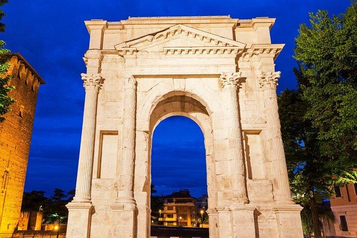 Verona: City Walk with Audio Guide in 7 Languages on your Phone