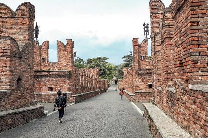 Verona: City Walk with Audio Guide in 7 Languages on your Phone