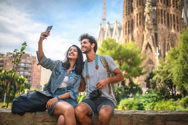 Barcelona Sagrada Familia Guided Tour with skip the line ticket