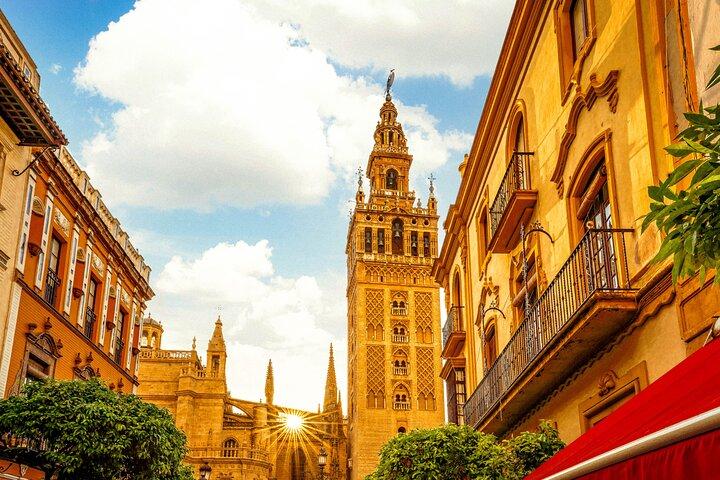 Skip the Line Seville Alcázar, Cathedral & Giralda Guided Tour