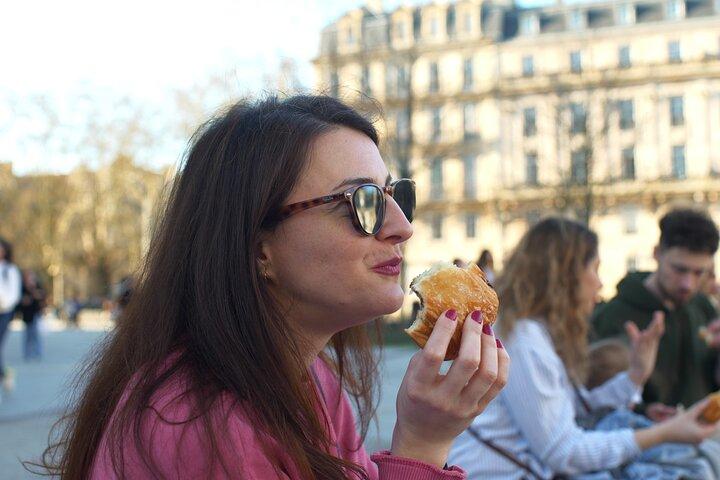 Bordeaux Evening Food Tour with a sommelier