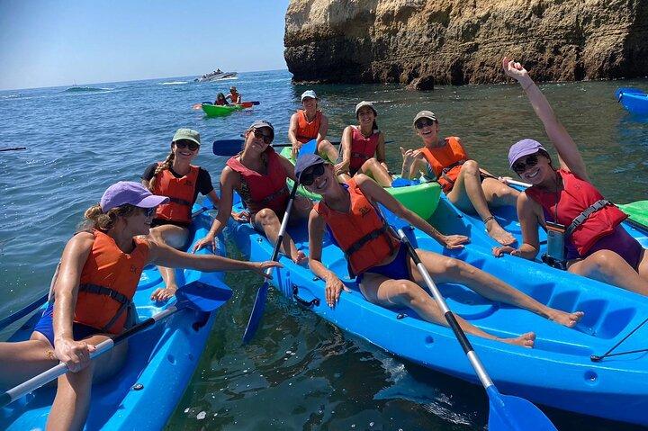 Kayak tour to Benagil Cave, guided by local native