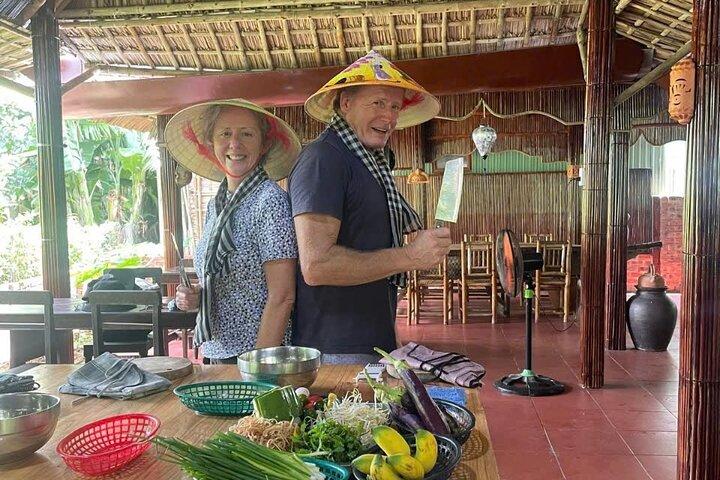 Hoi An Cooking Class(Market,BasketBoat Crabfishing&Cooking Class)