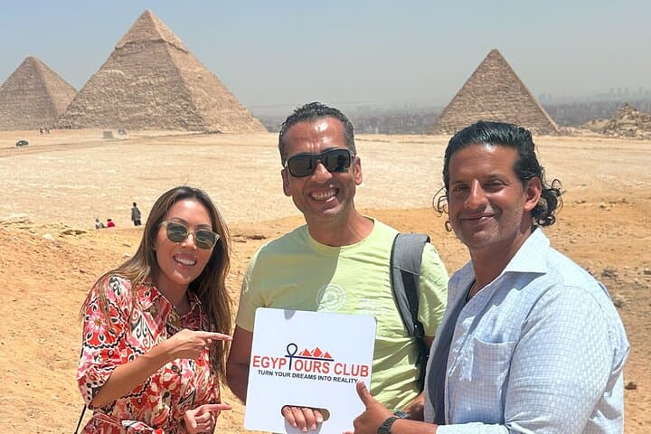Private tour to Giza Pyramids, Sphinx and Grand Egyptian museum