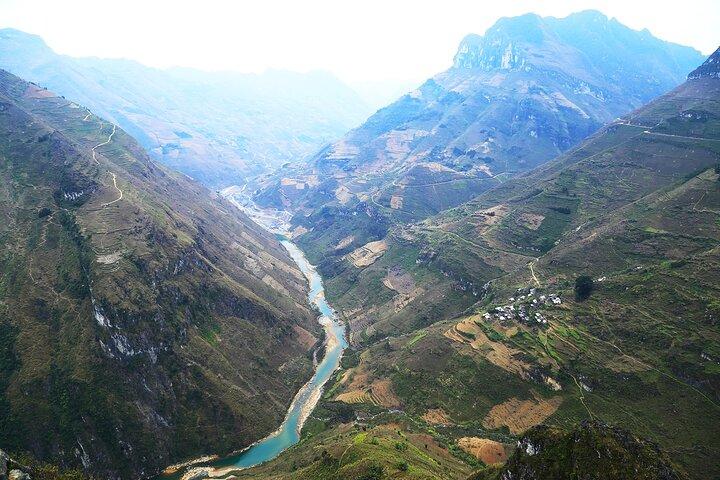 4-Day Motorbike Tour through Ha Giang’s Wonders