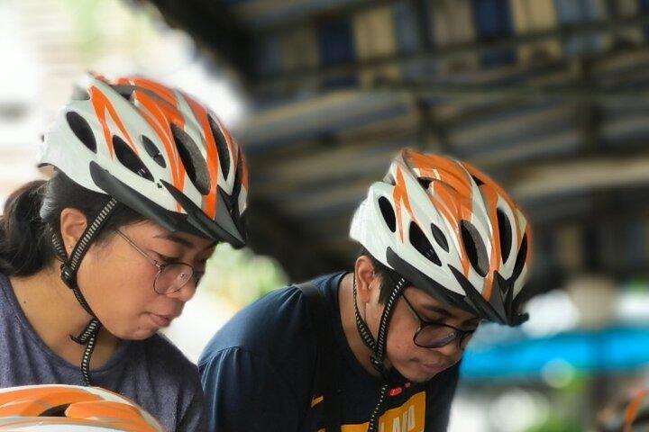 Past and Present Bike Tour of Bangkok