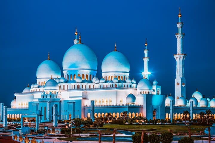 Abu Dhabi Tour from Dubai with Sheikh Zayed Mosque & Transfers