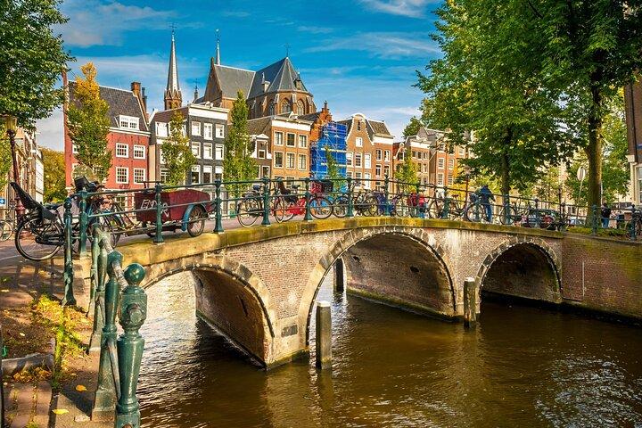 Amsterdam Airport (AMS) Transfer to Amsterdam/Rotterdam/Keukenhof