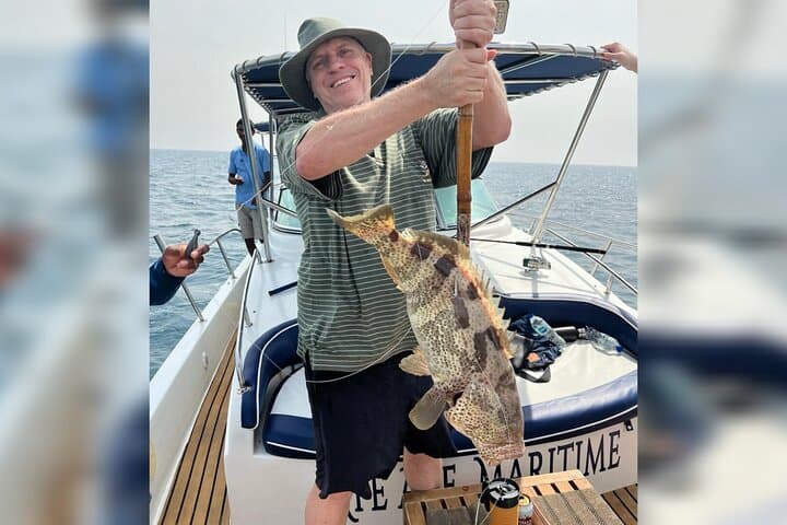Dubai Deep Sea Fishing 4 hours + BBQ of Catch