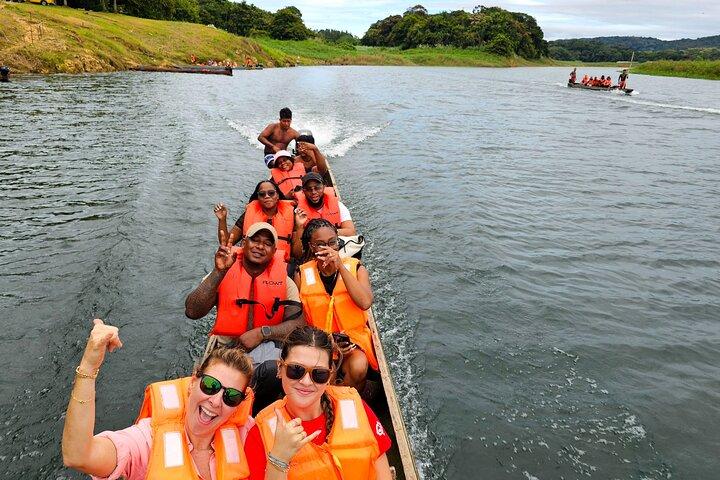 Full Rainforest Experience: Kayaks, Waterfall and Embera village