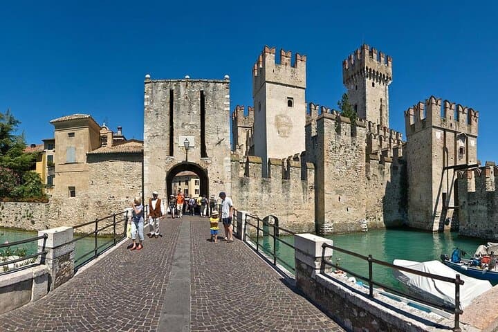 From Milan: Lake Garda with Visit of Sirmione & Salò. Small Group