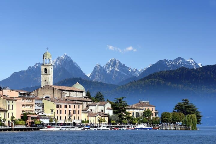 From Milan: Lake Garda with Visit of Sirmione & Salò. Small Group