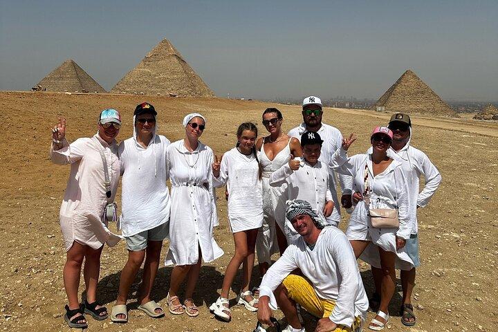 Guided Tour to Giza Pyramids, Museum, Citadel and Khan El Khalili