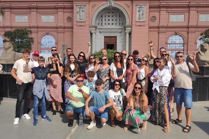 Guided Tour to Giza Pyramids, Museum, Citadel and Khan El Khalili