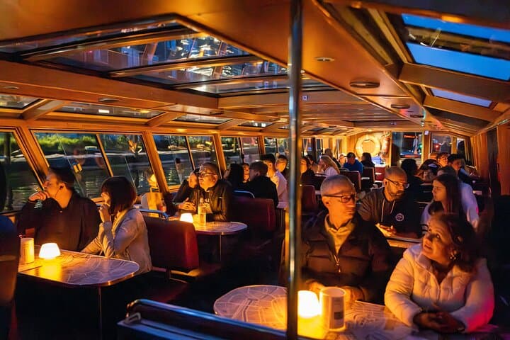 Amsterdam Light Festival Canal Cruise with Wine & Cheese Option