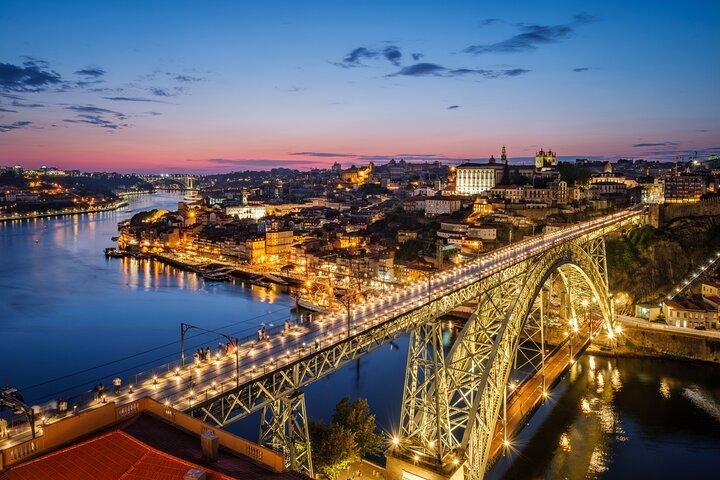 Lisbon to Porto Private Tour: Óbidos Nazaré Fátima Coimbra Aveiro