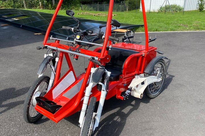 Discover Versailles on electric 2-wheelers (Yes to PRM)