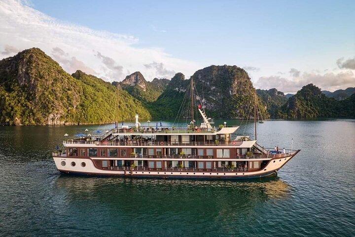 Lan Ha Bay 5 Star Cruise 2 days 1 night tour, Finish at Ninh Binh