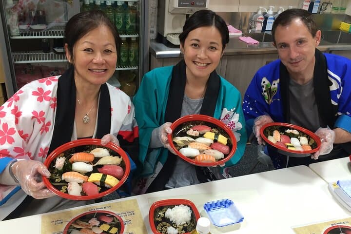 Osaka Sushi Making Class at a Conveyor-belt Sushi Restaurant