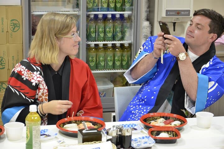 Osaka Sushi Making Class at a Conveyor-belt Sushi Restaurant
