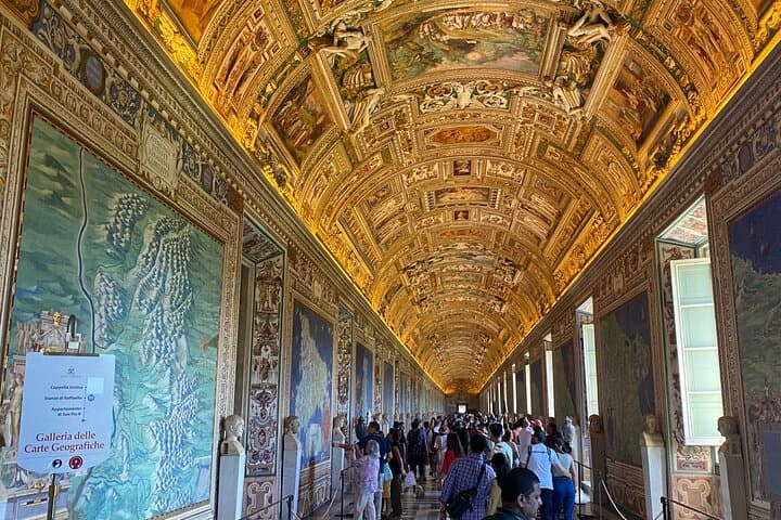 Vatican, Sistine Chapel & St.Peter's Basilica Semi Private Tour