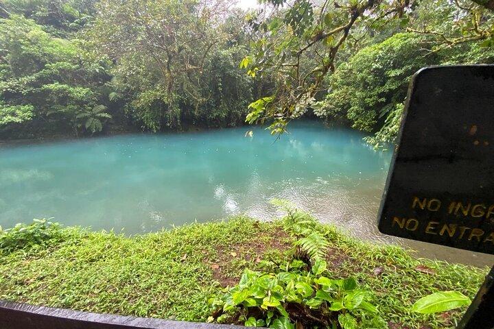 Private Tour to Rio Celeste Hike and Flavors of Costa Rica