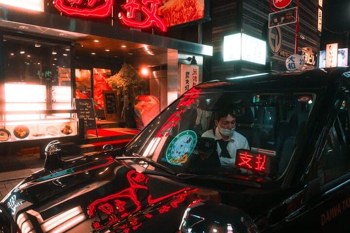 Explore Unique Tokyo Streets / Learn with a Pro Photographer