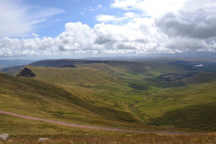 Wales: Cambrian Road Trip Guidebook-Cardiff & Brecon to Snowdonia