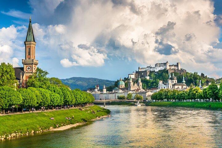Prague to Salzburg Transfer with 3 hours stop in Cesky Krumlov