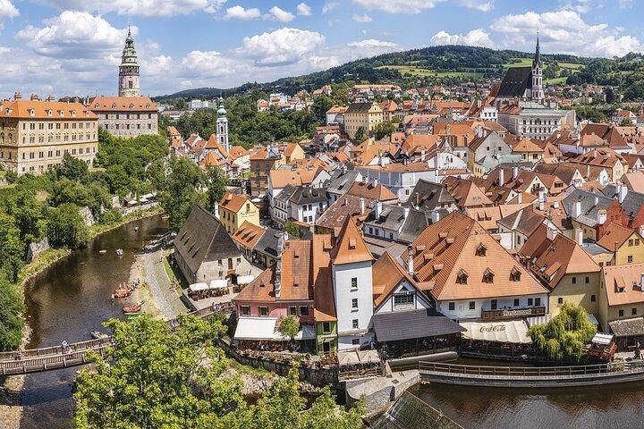 Prague to Salzburg Transfer with 3 hours stop in Cesky Krumlov
